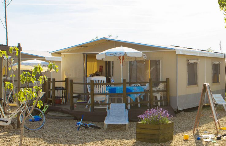 Camping Le Serignan Plage Luxe Lodgetenten In Languedoc