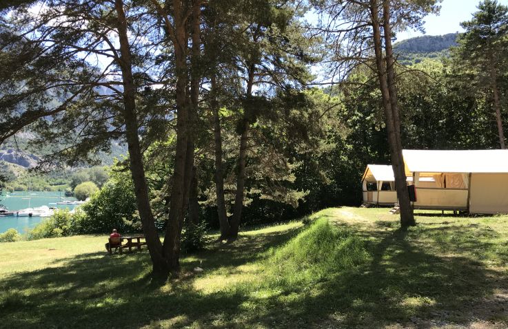 Camping Huttopia Lac de Serre-Ponçon - Glamping Alpes-de-Haute-Provence