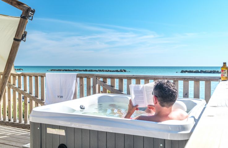 Villa Alwin Beach Resort - Luxe lodgetenten aan het strand in Le Marche