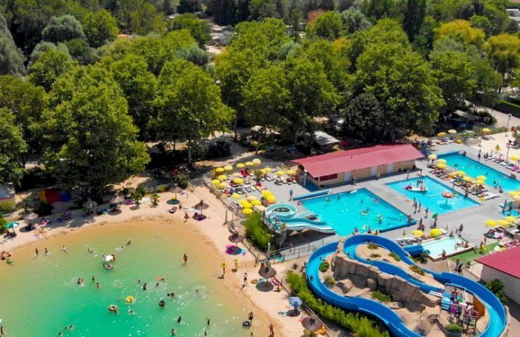 Camping Château de Galaure - Mobile homes Auvergne-Rhône-Alpes
