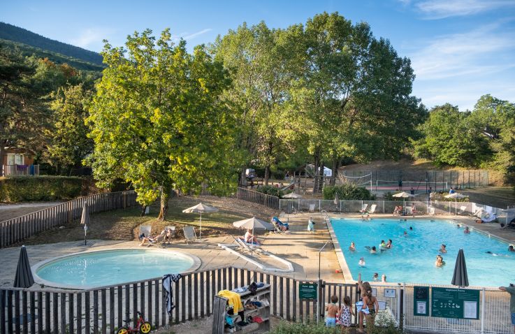 Huttopia Divonne Les Bains - Glamping Rhône-Alpes